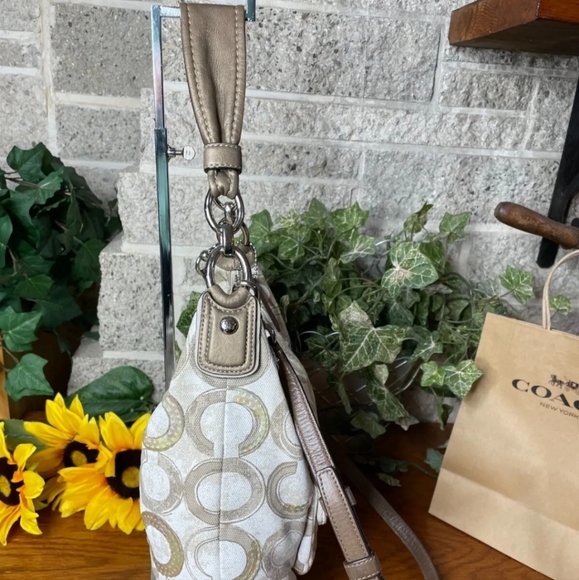 COACH Op Art Hobo - Picture 4 of 15